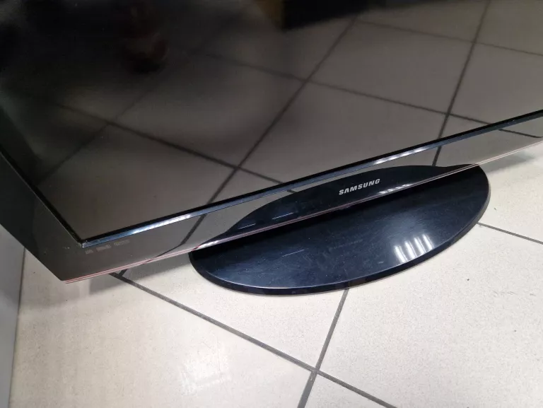TELEWIZOR LCD SAMSUNG LE32B450 + PILOT