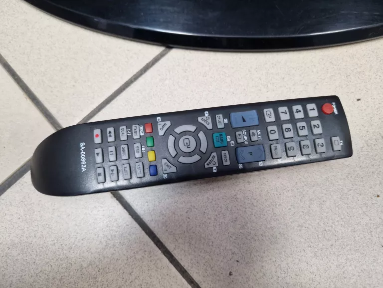 TELEWIZOR LCD SAMSUNG LE32B450 + PILOT