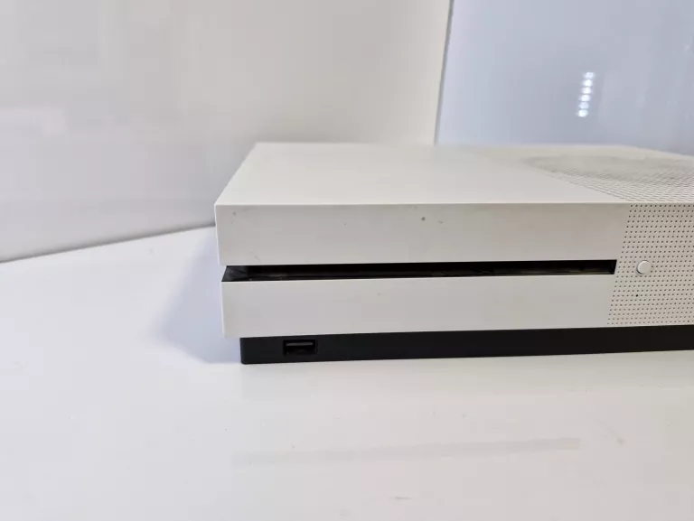KONSOLA XBOX ONE S Z NAPĘDEM 500GB BEZ PADA
