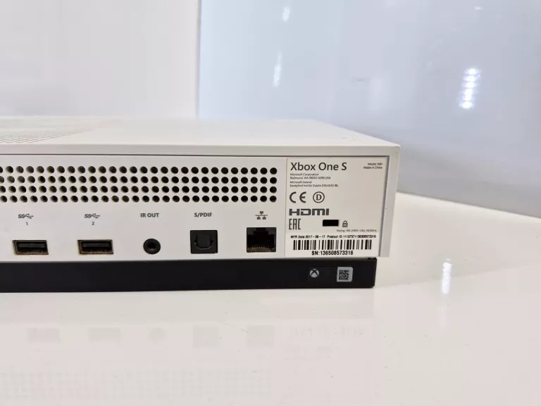 KONSOLA XBOX ONE S Z NAPĘDEM 500GB BEZ PADA
