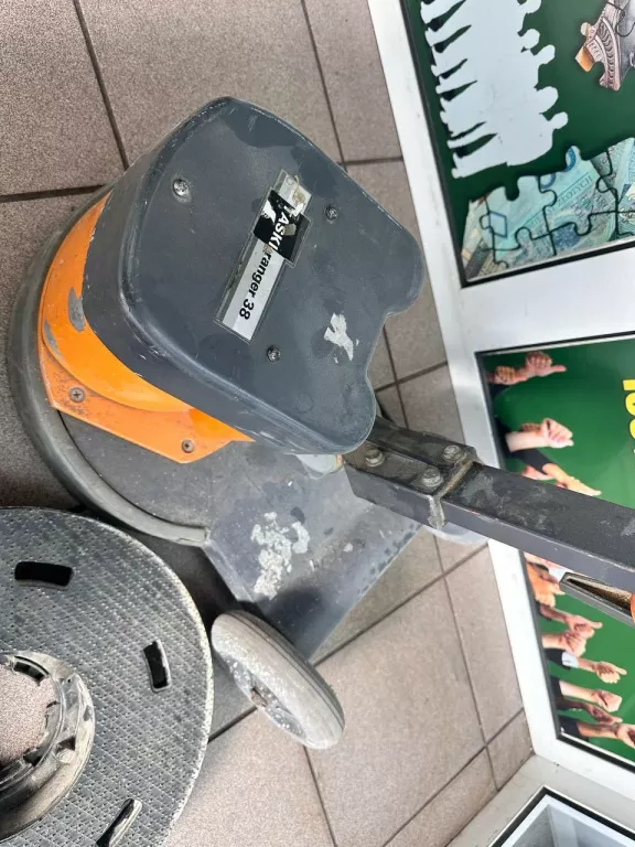 POLERKO-SZLIFIERKA TASKI RANGER 38