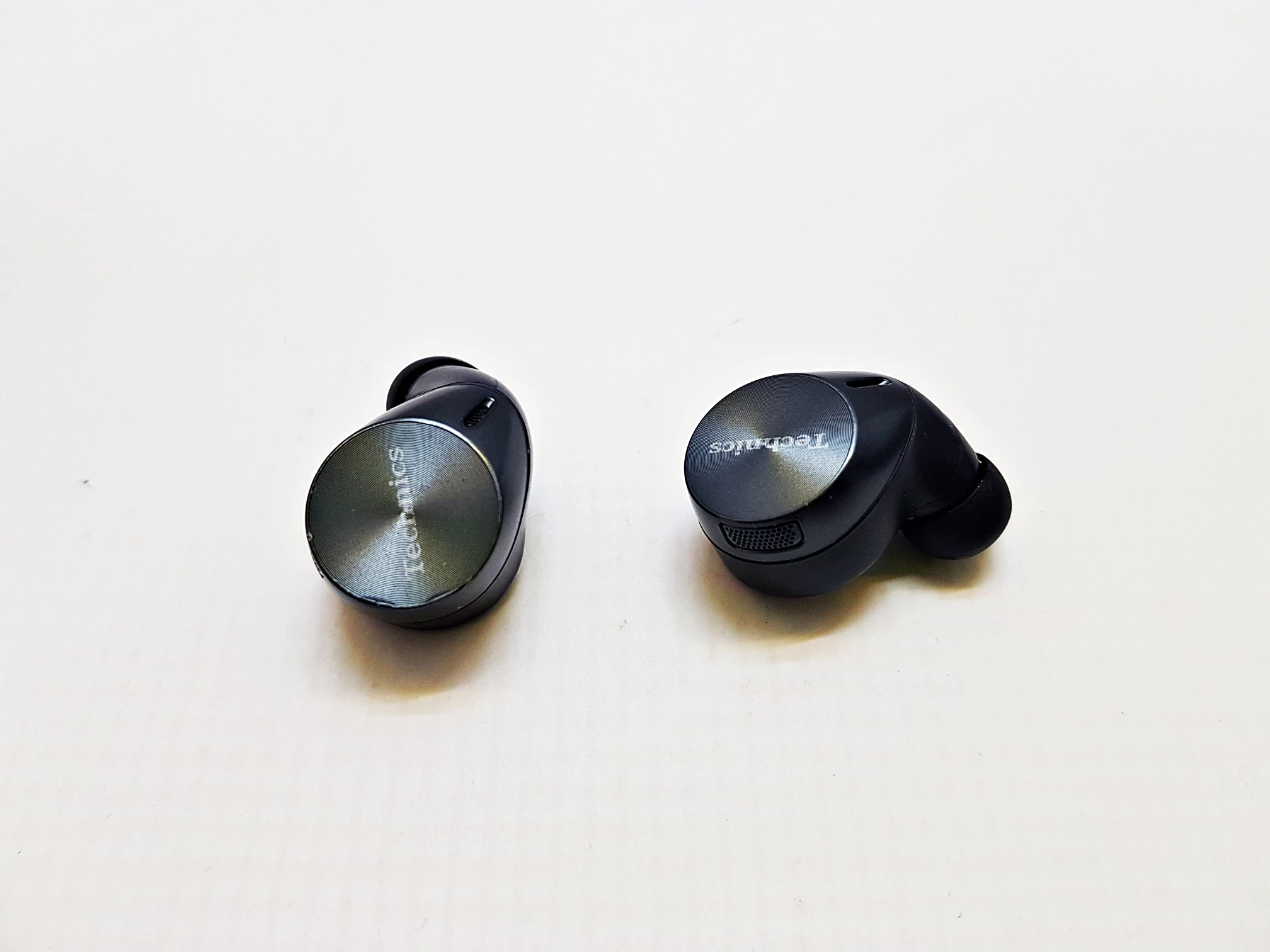 sluchawki-bezprzewodowe-technics-az60-komplet-kolor-dominujacy-129357-3