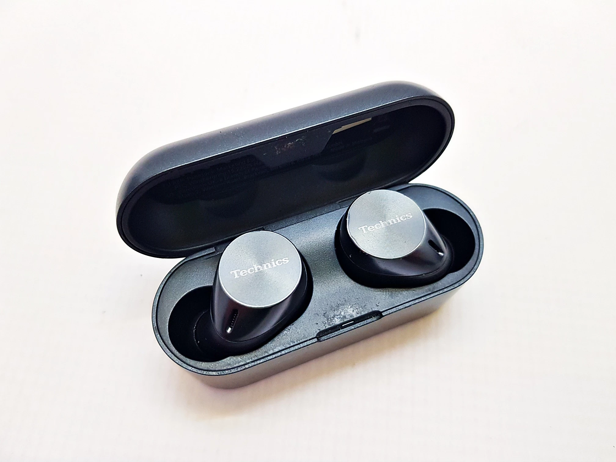 sluchawki-bezprzewodowe-technics-az60-komplet-stan-11323-2