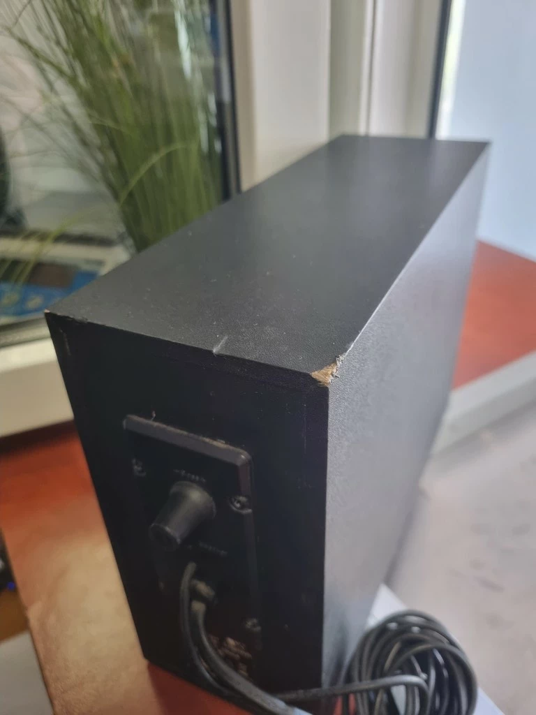 glosniki-komputerowe-21-logitech-s-220-moc-subwoofera-rms-1500