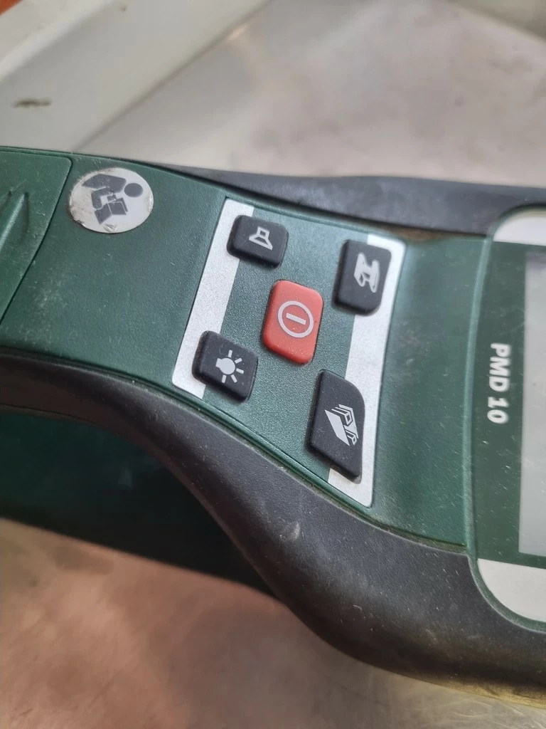 detektor-przewodow-bosch-pmd-10-maksymalna-glebokosc-pomiaru-dla-zelaza-i-stali-100