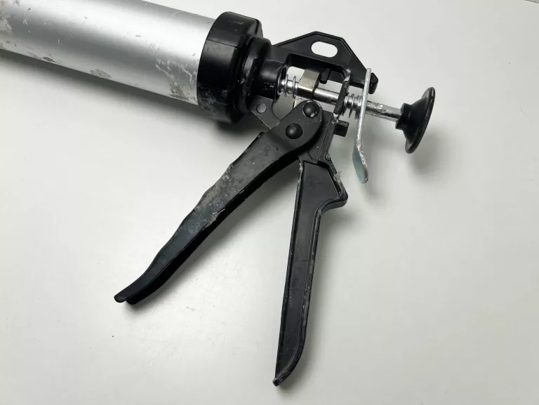 WYCISKACZ DO MAS USZCZELNIAJĄCYCH PRO PRO-BW410