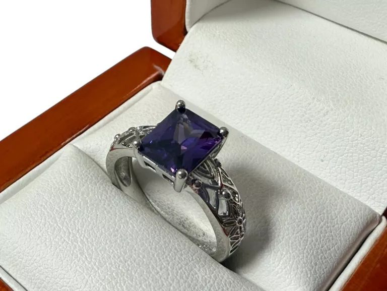 cudowny-srebrny-pierscionek-z-fioletowym-oczkiem-rozmiar-14-344g-925-tuwima-4-slupsk