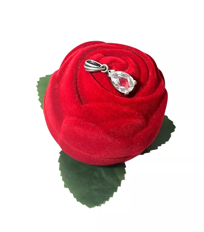 UROCZA SREBRNA ZAWIESZKA Z CYRKONIOWĄ ŁEZKĄ 2,57G 925 2,5CM
