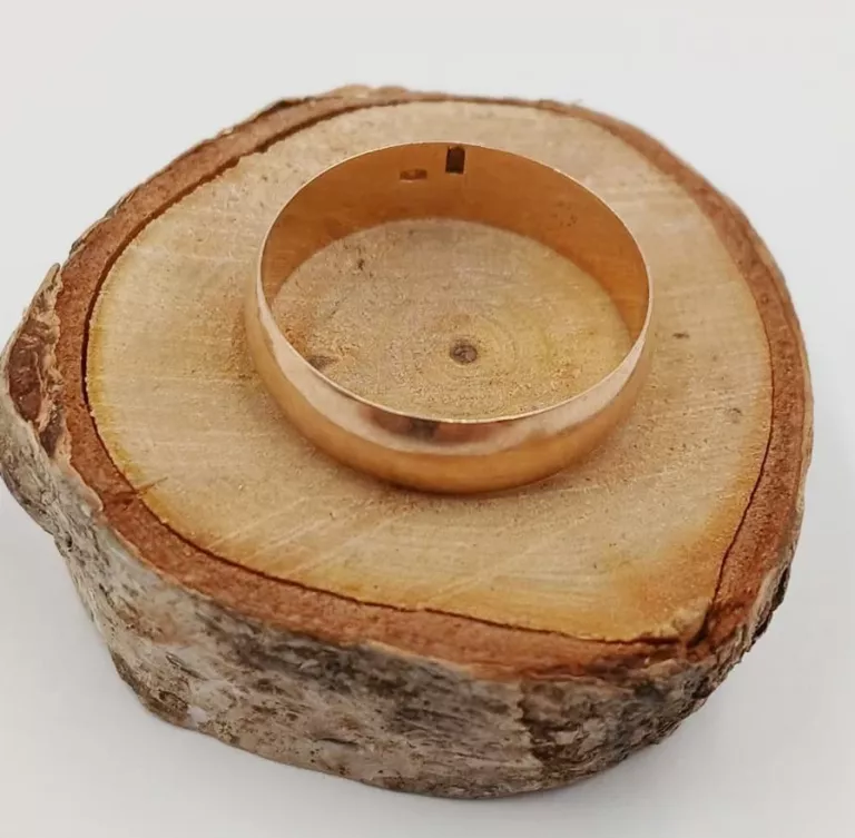 ZŁOTA OBRACZKA P 585 3,34G R24