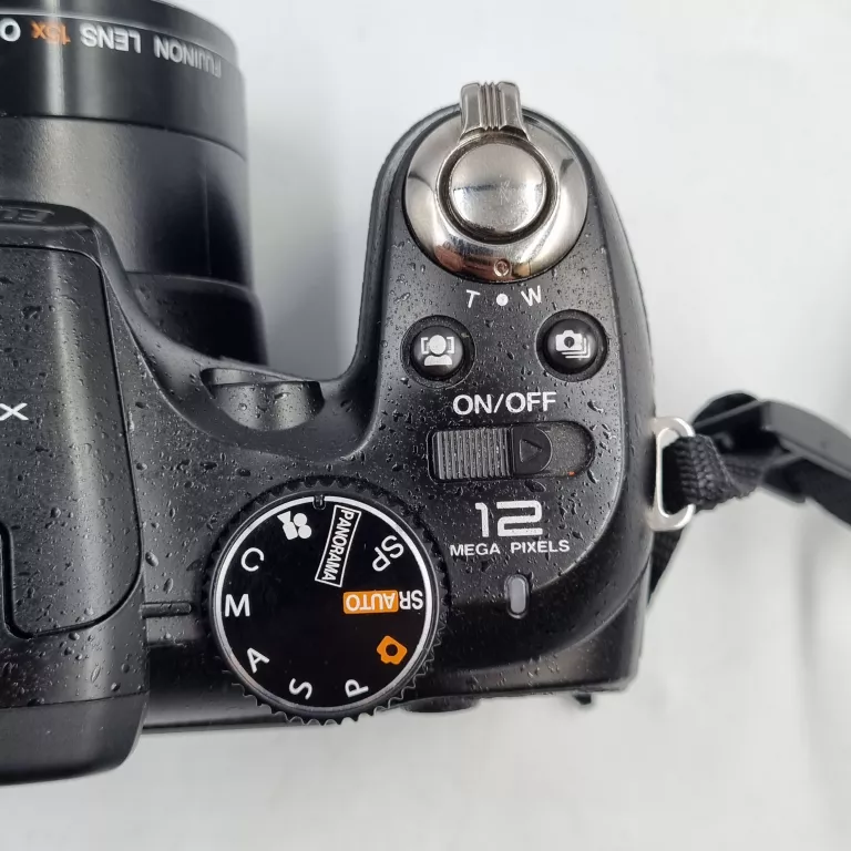 aparat-fujifilm-finepix-s1700-zoom-optyczny-1500