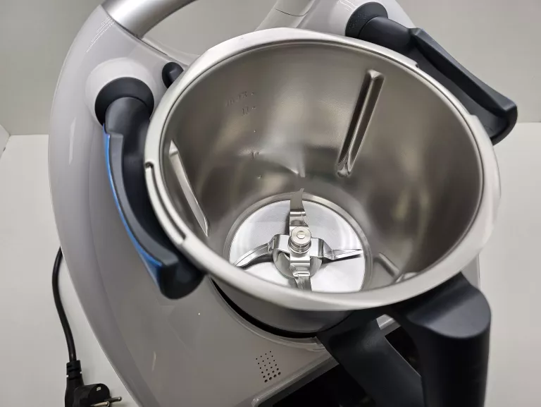 robot-kuchenny-thermomix-tm-6-bialy-kolor-dominujacy-129357-2