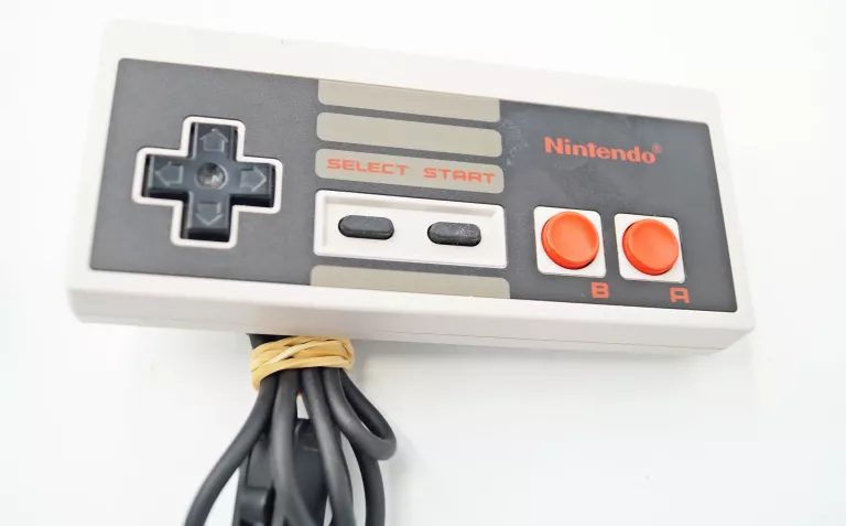KONSOLA NES CLASSIC MINI + 2XPAD