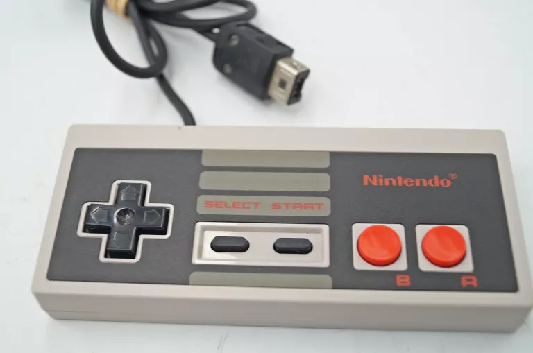 KONSOLA NES CLASSIC MINI + 2XPAD
