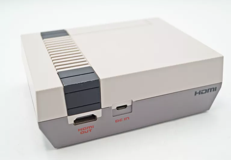 KONSOLA NES CLASSIC MINI + 2XPAD