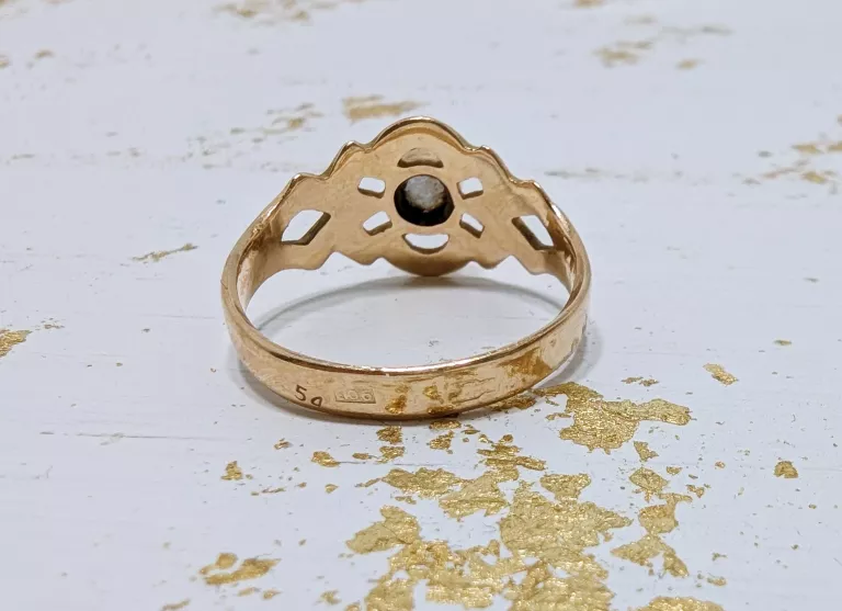 PIERŚCIONEK W STYLU VINTAGE R18 3,13G 585