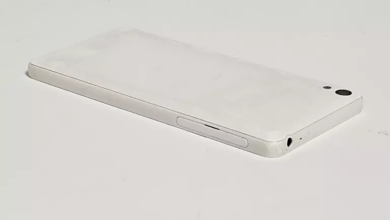telefon-sony-xperia-e5-15-gb-16-gb-4g-lte-bialy-kolor-127448-2