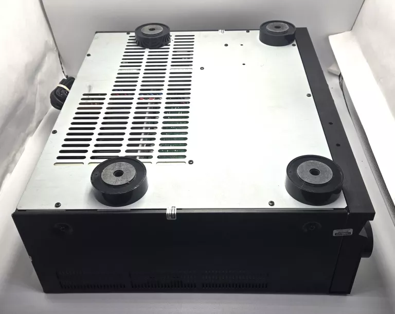 wzmacniacz-yamaha-ax-700-model-ax-700