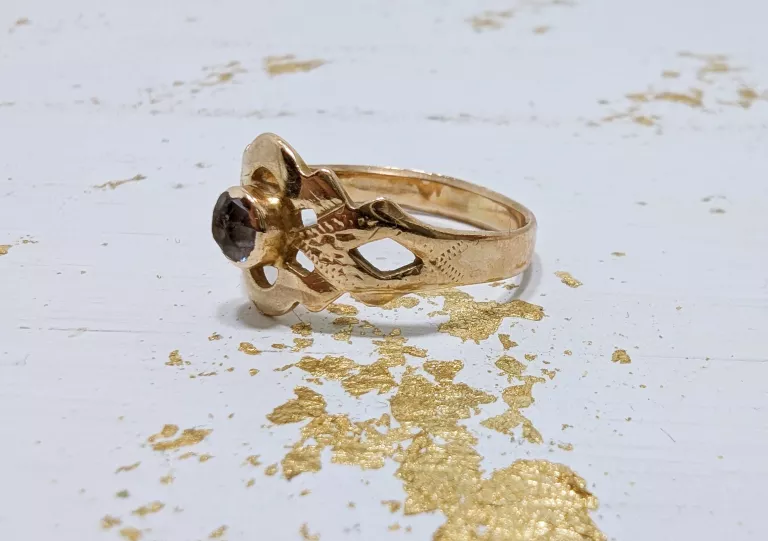 PIERŚCIONEK W STYLU VINTAGE R18 3,13G 585