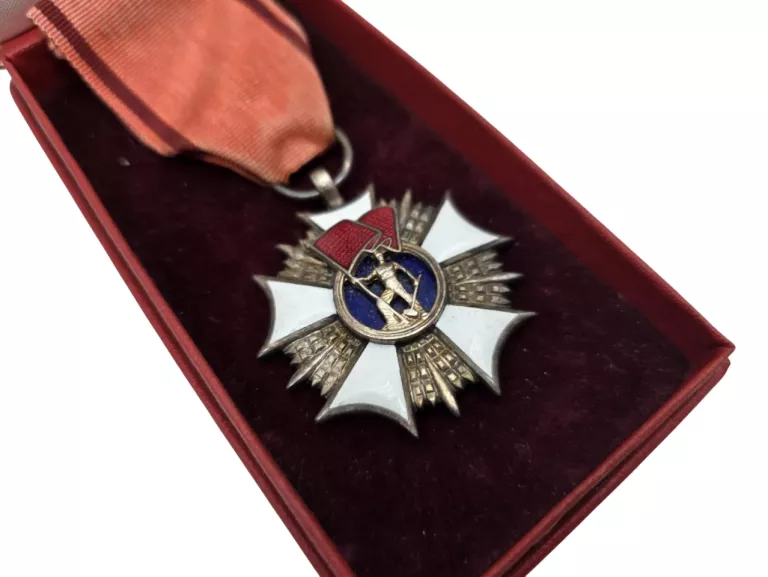 ORDER SZATNDARU PRACY II KLASY PRL