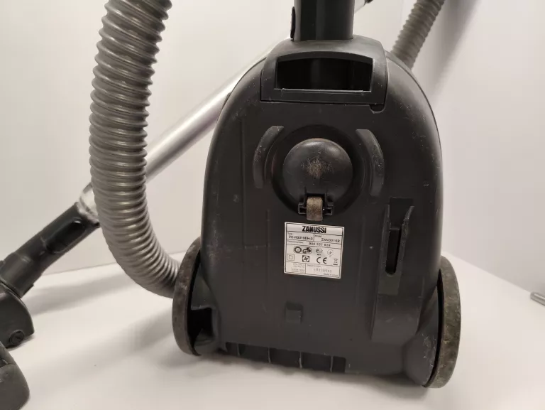 ODKURZACZ ZANUSSI ZAN3015R