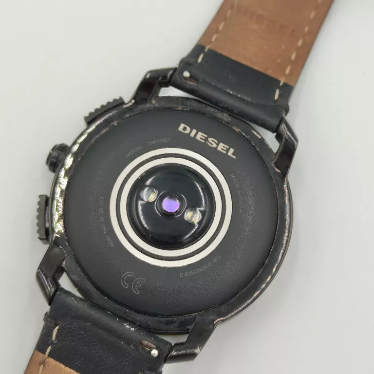 SMARTWATCH DIESEL AXIAL DW10D1 + ŁADOWARKA