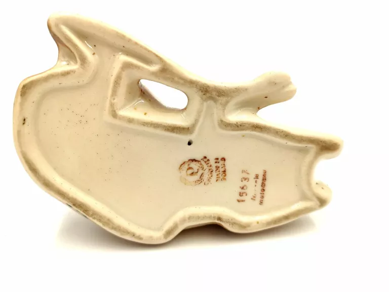 FIGURKA SARENKA LEŻĄCA PORCELIT CHODZIEŻ