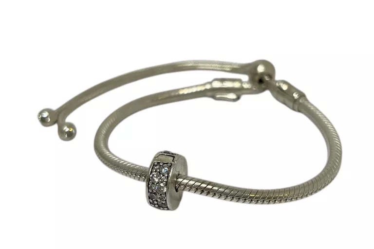 PANDORA ŚCIĄGANA BRANSOLETKA O SPLOCIE WĘŻYKOWYM + CHARMS