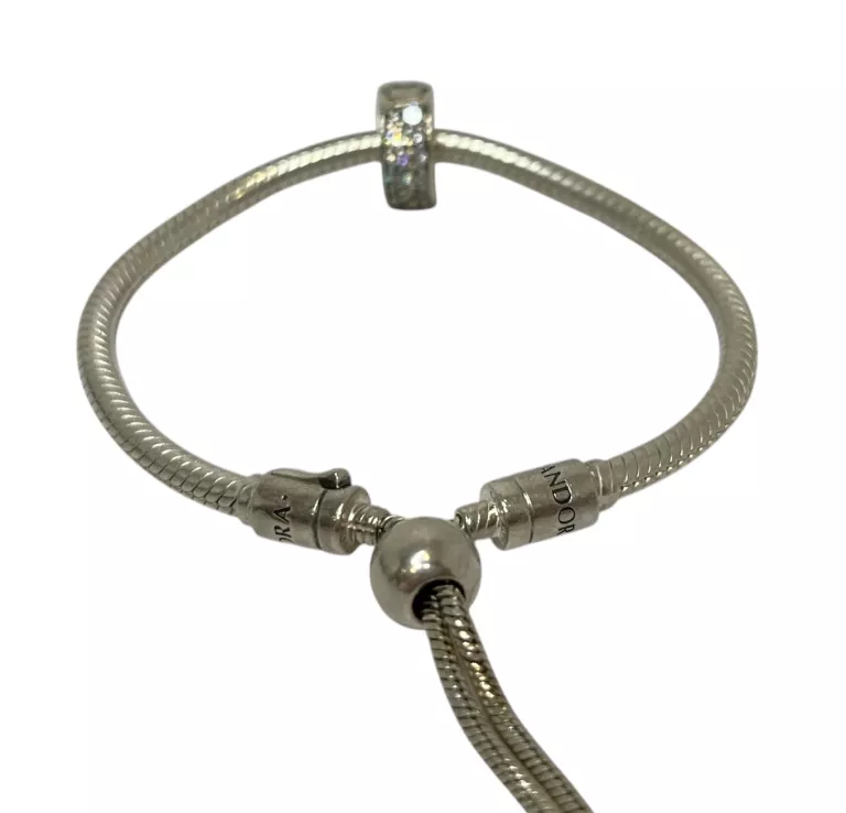 PANDORA ŚCIĄGANA BRANSOLETKA O SPLOCIE WĘŻYKOWYM + CHARMS