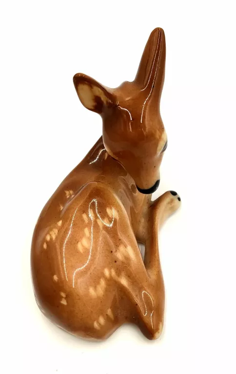 FIGURKA SARENKA LEŻĄCA PORCELIT CHODZIEŻ