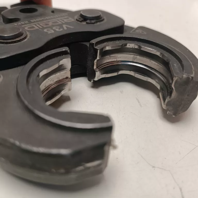 SZCZĘKA ZACISKOWA RIDGID V35