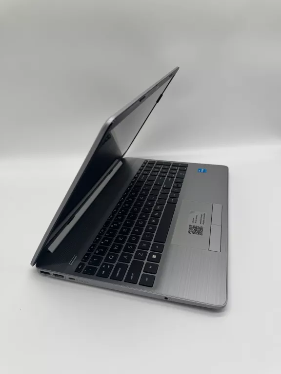 LAPTOP HP 250 G8 8/256GB SSD WIN 11 I3-1115G4 + PUDEŁKO,ZASILACZ