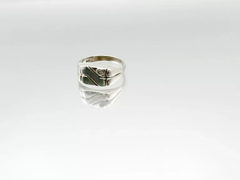 SREBRNY SYGNET | 925 | 3,42 G | R.21 | LOOMBARD