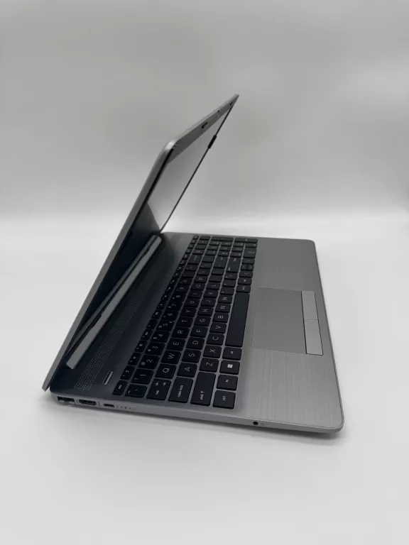 LAPTOP HP 250 G8 8/256GB SSD WIN 11 I3-1115G4 + PUDEŁKO,ZASILACZ