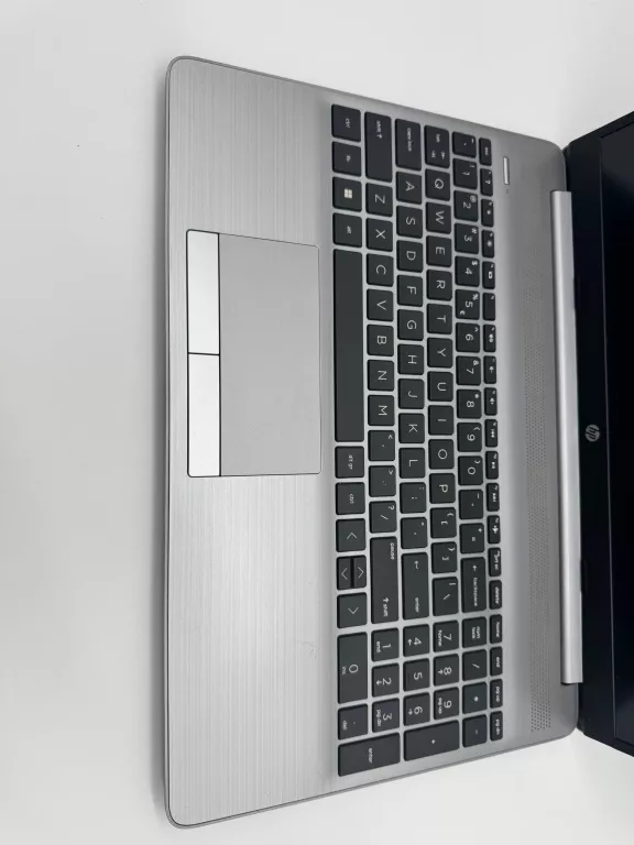 LAPTOP HP 250 G8 8/256GB SSD WIN 11 I3-1115G4 + PUDEŁKO,ZASILACZ