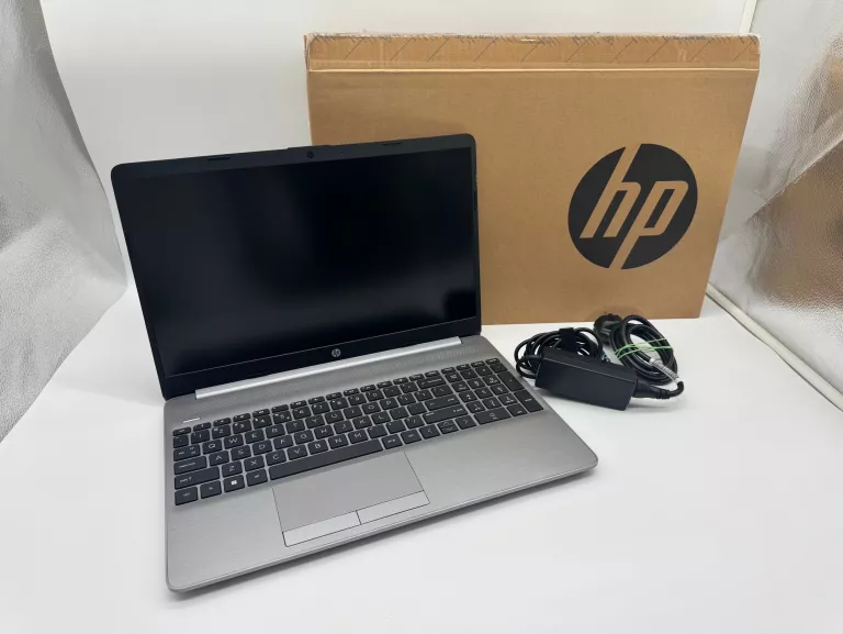 LAPTOP HP 250 G8 8/256GB SSD WIN 11 I3-1115G4 + PUDEŁKO,ZASILACZ