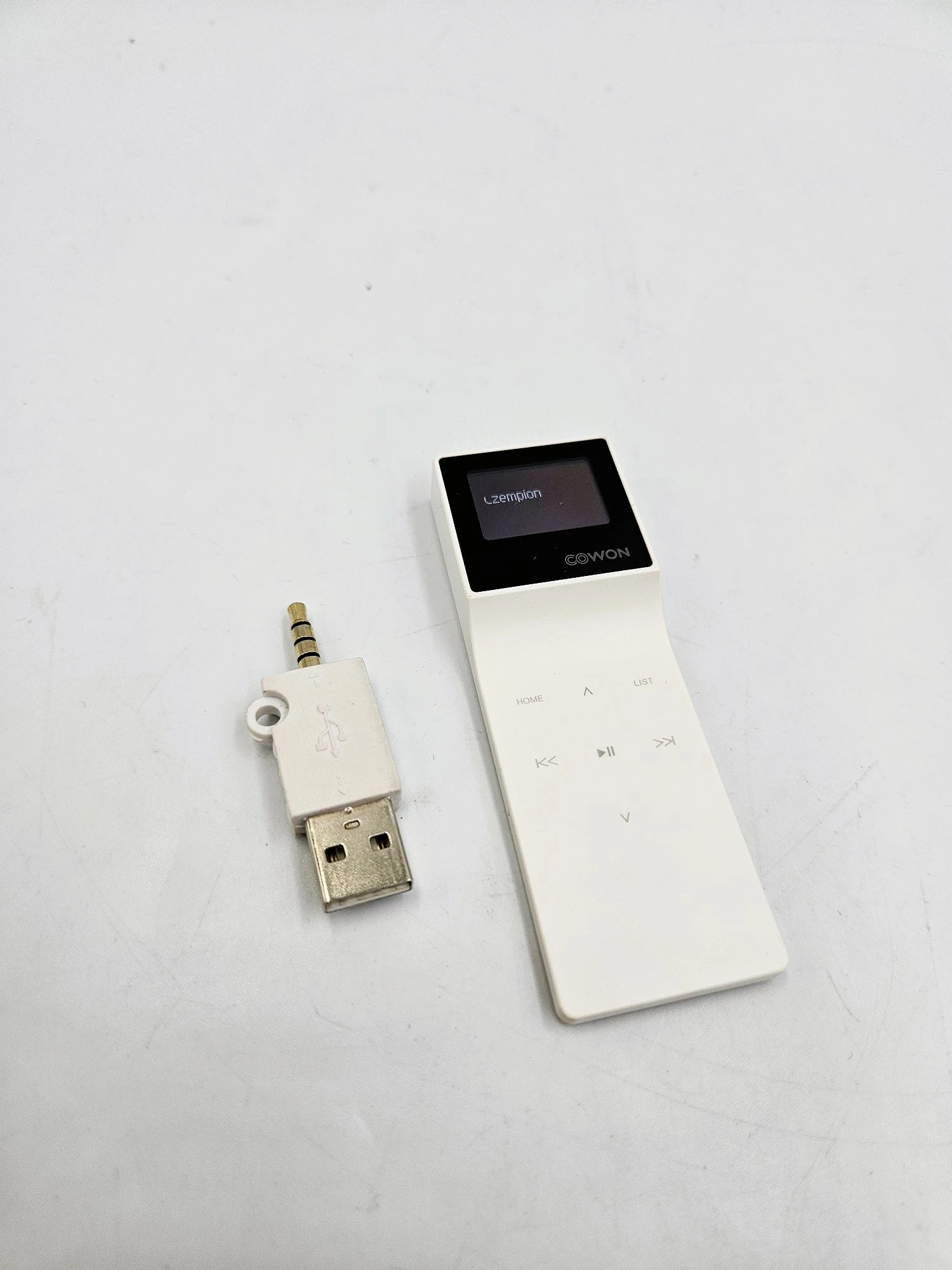 odtwarzacz-mp3-cowon-iaudio-e3-16gb-bialy-model-cowone16gb