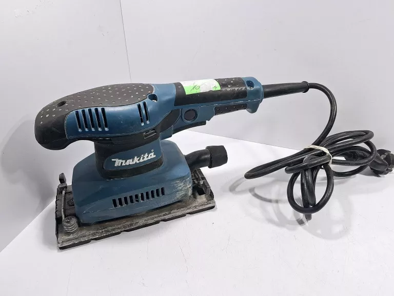 SZLIFIERKA OSCYLACYJNA MAKITA 190W BO3710