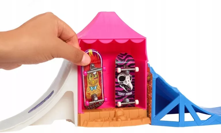 HOT WHEELS SKATE SKATEPARK WESOŁE MIASTECZKO ZESTAW HGT95