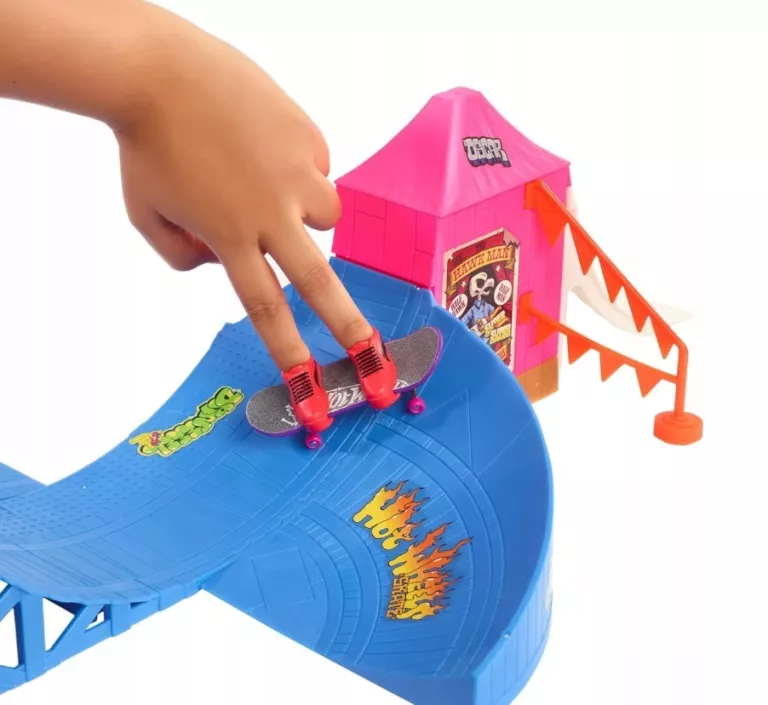 HOT WHEELS SKATE SKATEPARK WESOŁE MIASTECZKO ZESTAW HGT95