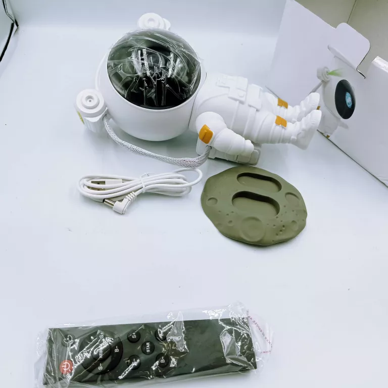 PROJEKTOR GWIAZD LAMPKA NOCNA RZUTNIK DLA DZIECI ASTRONAUTA