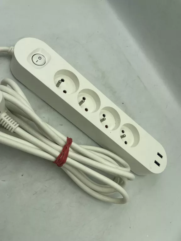 IKEA KOPPLA PRZEDŁUŻACZ 4 GNIAZDKA/2 PORTY USB, BIAŁY, 3.0 M