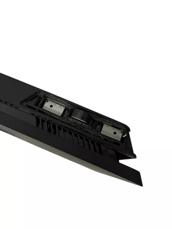KONSOLA PS4 1TB +2 PADY + 4 GRY