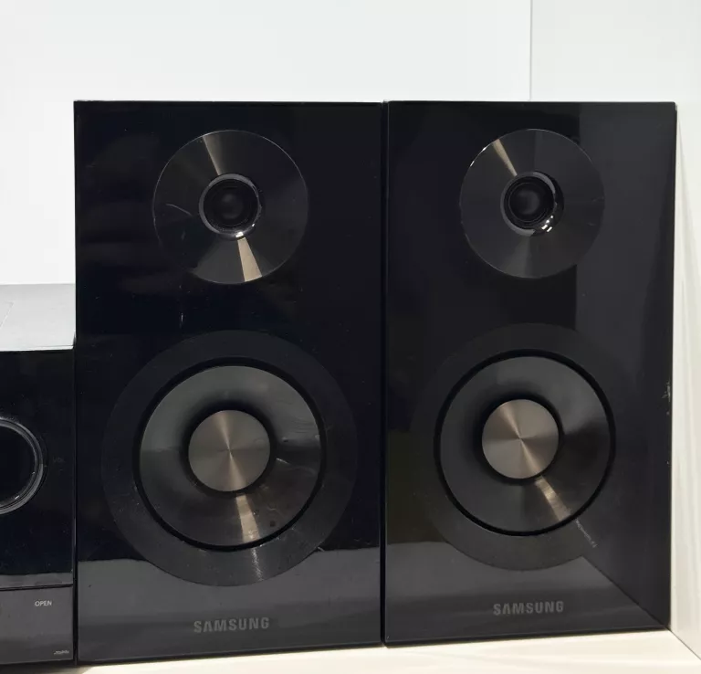 SAMSUNG MM-D330D DOMOWE URZĄDZENIE AUDIO SYSTEM MICRO DOMOWEGO AUDIO 70 W