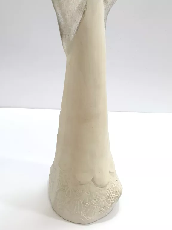 OZDOBA FIGURKA ANIOŁKA - BIAŁO-SREBRNY