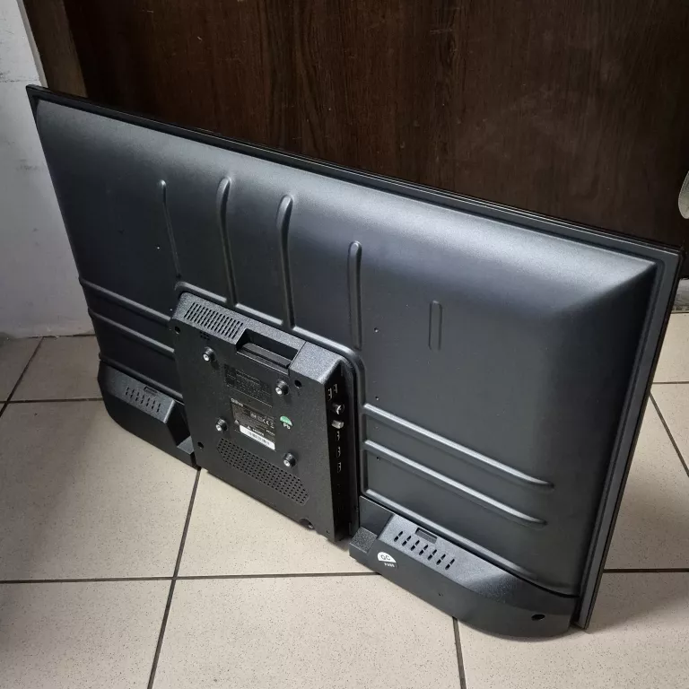 TELEWIZOR SMART TV QILIVE Q32HS231 32" KOMPLET