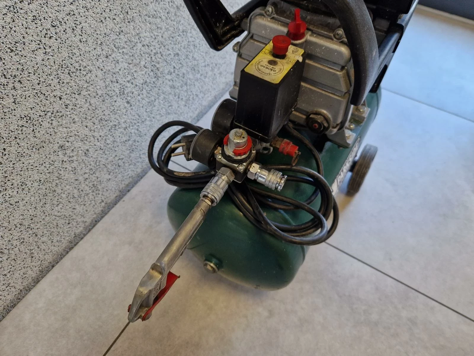 sprezarka-parkside-pko-270-a1-pojemnosc-zbiornika-2400