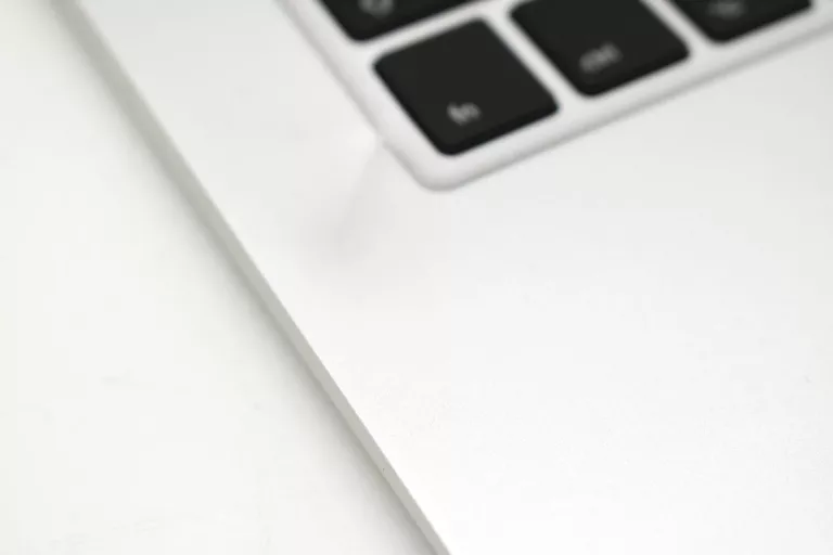 laptop-macbook-a1466-pojemnosc-dysku-128