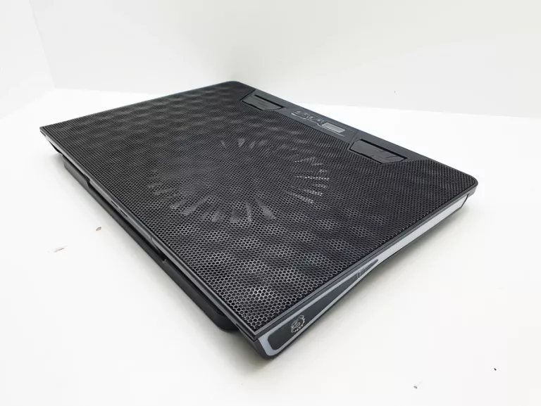 PODSTAWKA CHŁODZĄCA MAD DOG GCP600 RGB