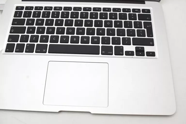 laptop-macbook-a1466-liczba-rdzeni-procesora-4329-2