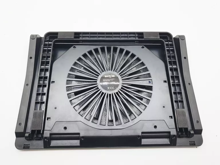 PODSTAWKA CHŁODZĄCA MAD DOG GCP600 RGB